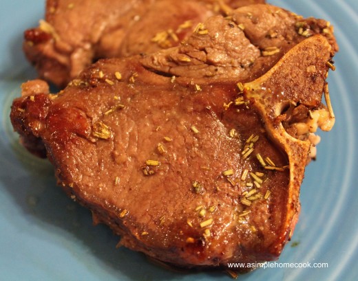 Lamb chops with rosemary and mint barbecue