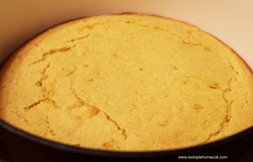 Cornbread in Dutch Oven