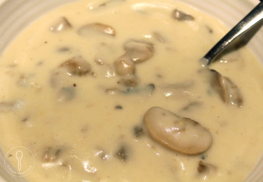 bowl of mushroom soup